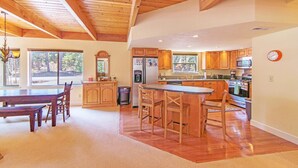 Maison, plusieurs lits (CLUBHOUSE -  HOT TUB - QUIET LOCATION) | Cuisine privée