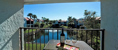 Studio (2 Bedrooms) | Property grounds