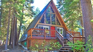 Casa, varias camas (Morte House - WALK TO LAKE) | Exterior