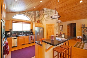 House, Multiple Beds (River Rock Lodge - GAME ROOM & HOT TU) | Private kitchen