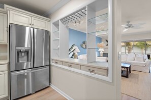 Interior - Charming Old Naples Condominium - Downtown (Naples)