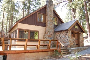 Hytte - flere senge (Quandt Cabin - Ski Lease - WALK TO LA) | Udendørsområde