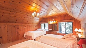Cabin, Multiple Beds (Quandt Cabin - Ski Lease - WALK TO LA) | 3 bedrooms, premium bedding, WiFi - Quandt Cabin - Ski Lease - Walk TO Lake! (Tahoe City)
