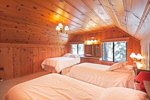 小屋, 多张床 (Quandt Cabin - Ski Lease - WALK TO LA) | 3 多间卧室、高档床上用品、WiFi