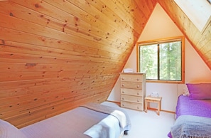 Cabaña, varias camas (Sully's Getaway - HOT TUB!) | 2 habitaciones y ropa de cama de alta calidad 