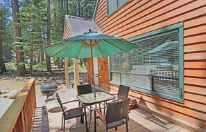 Casa, varias camas (Balsam House - Walk to Lake & Private) | Balcón