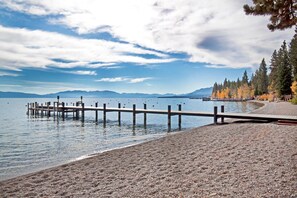 Rumah, Beberapa Tempat Tidur (Wheelehan House - Close to Tahoe City) | Pantai