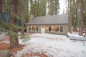 House, Multiple Beds (Aspen Grove - WALKING DISTANCE TO LAK) | Exterior
