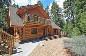 เคบิน, หลายเตียง (McKinney Creek Cabin - Walk to Chambe) | บริเวณภายนอก