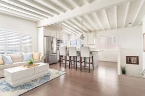 TV, fireplace, stereo