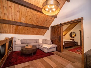 Interior - Rocky Mountain Escape - Steps to Lake Estes, Jacuzzi, Close to Downtown Estes (Estes Park)