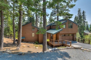 Exterior - Lago Vista - Breathtaking Lake Views! Newly Remodeled (Tahoe City)