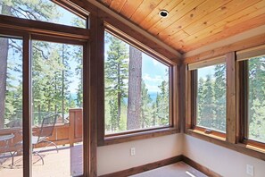 House, Multiple Beds (Lago Vista - Breathtaking Lake Views!)