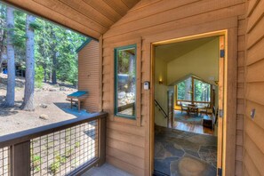 Casa, varias camas (Lago Vista - Breathtaking Lake Views!) | Áreas de la propiedad