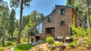 Exterior - Lago Vista - Breathtaking Lake Views! Newly Remodeled (Tahoe City)