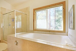 Bathroom - Stine Haus - HOT TUB & Beach Access! (Tahoe City)