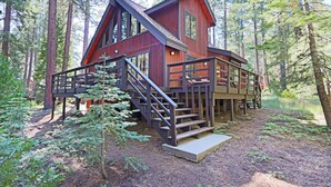 Exterior - Sequoia Solitude - Walk TO Private Beach! (Tahoe City)