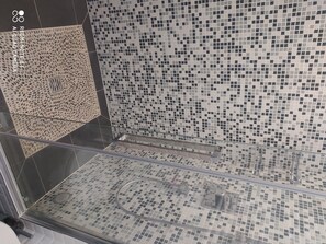 Toallas y papel de baño