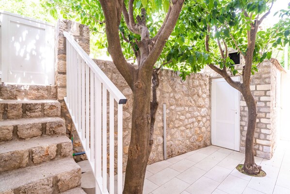 Casa (Four-Bedroom House with Terrace) | Exterior