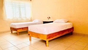 Hypo-allergenic bedding, desk, laptop workspace, free WiFi - Lagunas House Gómez Palacio (Gomez Palacio)