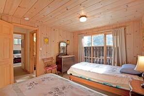 Cabin, Multiple Beds (Gelber's Cabin - Creek side!) | 3 bedrooms, premium bedding - Gelber's Cabin - Creek Side! (Tahoe City)