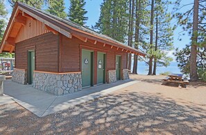 Cabin, Multiple Beds (Gelber's Cabin - Creek side!) | Exterior