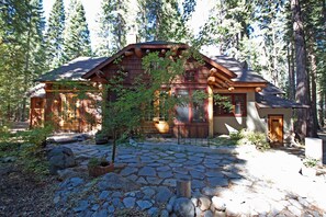 Casa, varias camas (Homewood Hideaway - NEW CONSTRUCTION!) | Exterior