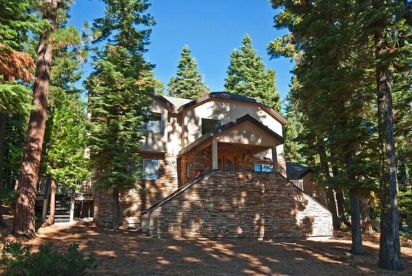 House, Multiple Beds (Marie's Getaway - Pool table * Privat) | Exterior