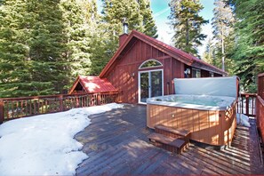 獨棟房屋, 多張床 (Chalet Lani - HOT TUB - Quiet Locatio) | 陽台