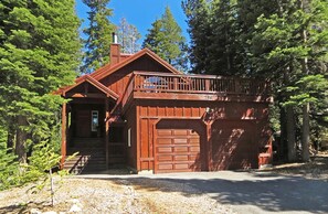 Hus - flera sängar (Chalet Lani - HOT TUB - Quiet Locatio) | Exteriör