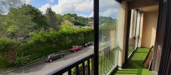 Bright apartment near the center