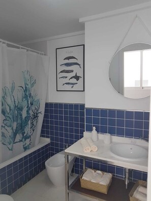 Combined shower/bathtub, free toiletries, hair dryer, bidet - Ideal Penthouse-Duplex Deluxe, sea views, Moraira. (Moraira)