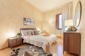 3 slaapkamers, een kluis op de kamer, een strijkplank/strijkijzer