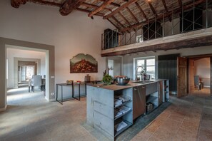 Interior - PALAZZO GIUSTI: Understated Luxury with a Welcoming Ambience on the Hills of Lucca (Pescaglia)