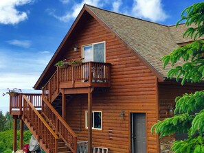 Exterior - Serene location with mountain and sea views (Homer)