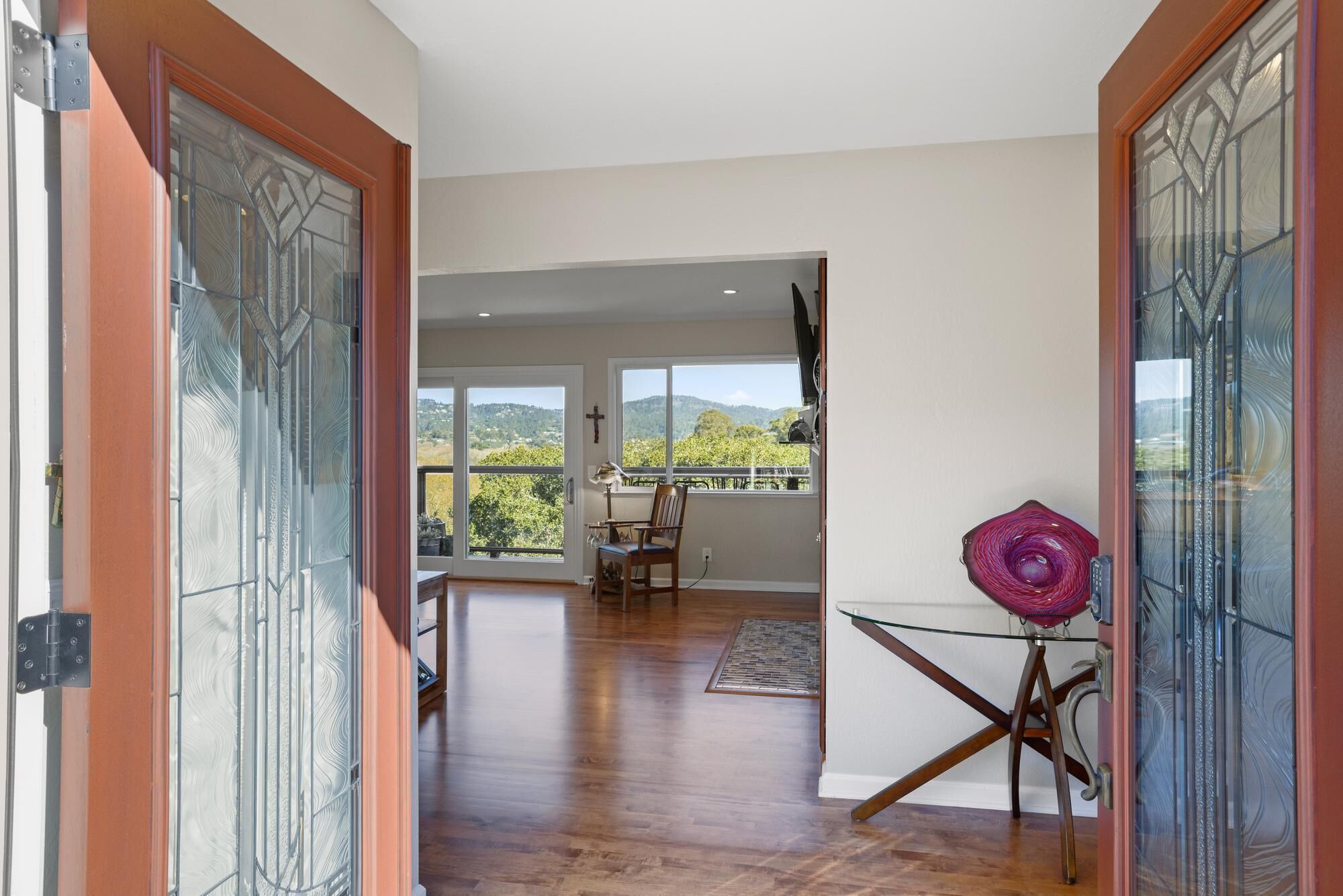 Beautiful 4 bedroom home 5 minute walk to the beach!