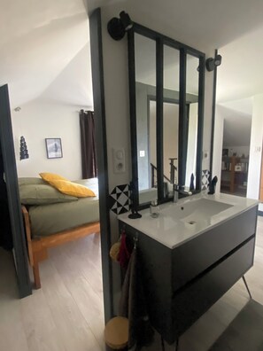 Interior - 1920s Charentais house near a lake (Saint-Yrieix-sur-Charente)