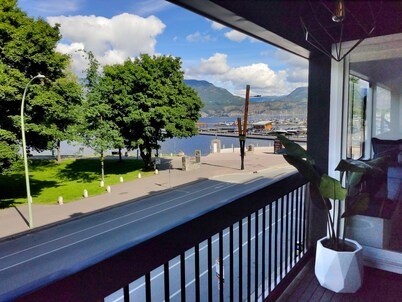 Modern Chic Waterfront Retreat  in the Heart of Downtown Kelowna