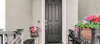 Spacious Brownstone ~ Boutique Group Stays for Business & Leisure