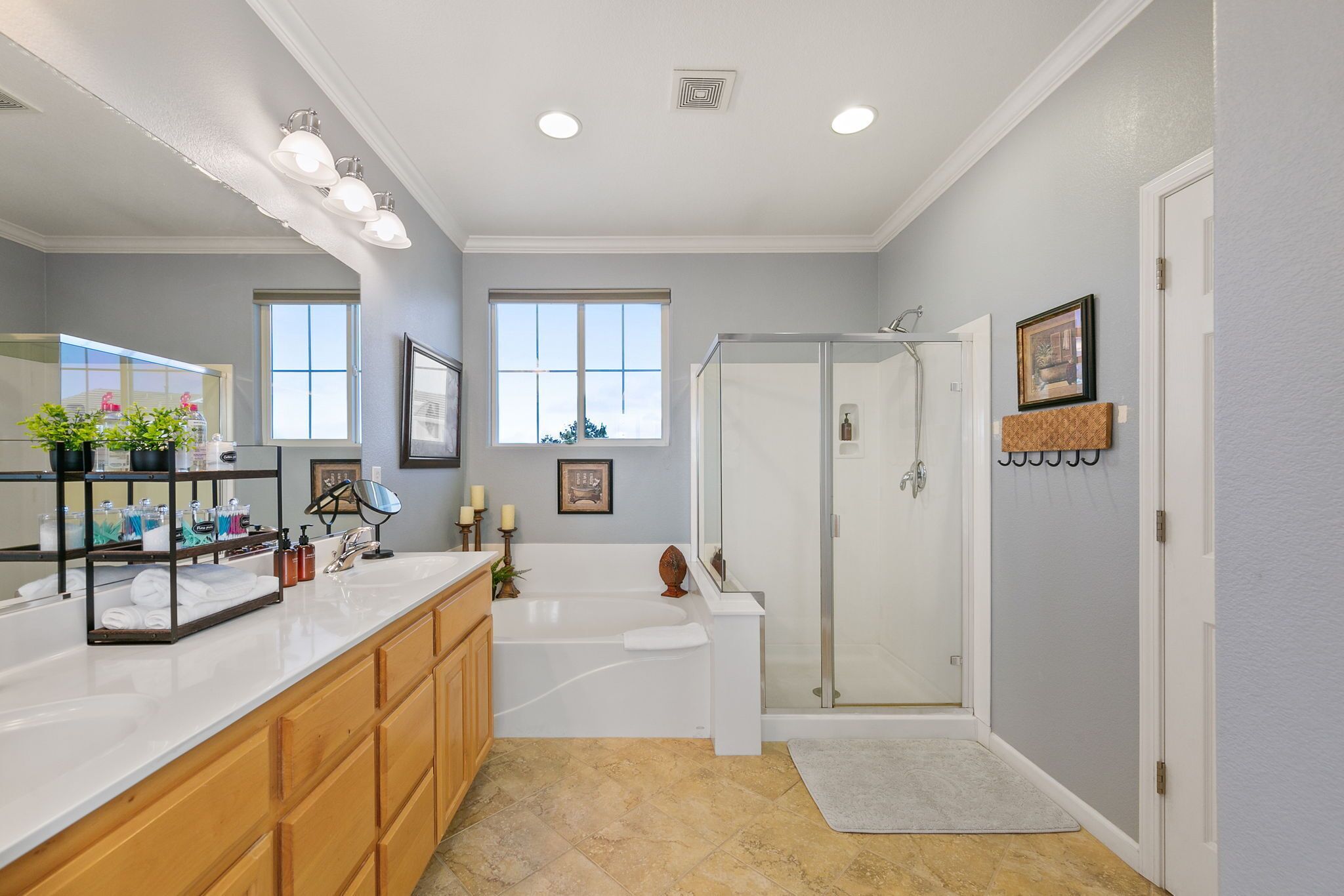 Combined shower/tub, hair dryer, towels, soap
