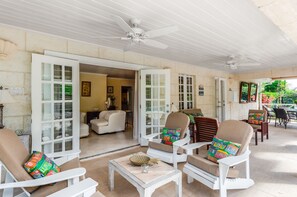Terrace/patio - Luxury Private Villa Beach  6 mins walk from villa, Private garden pool H/keep (Holetown)