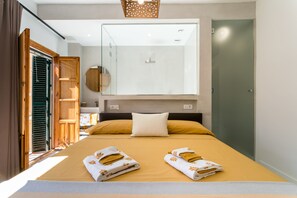 3 soverom, safe på rommet, strykejern/-brett og reiseseng for barn