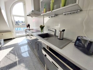 Fridge, microwave, oven, stovetop