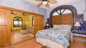 1 bedroom, bed sheets