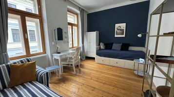 2 bedrooms, desk, iron/ironing board, free WiFi