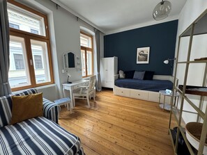 2 bedrooms, desk, iron/ironing board, free WiFi