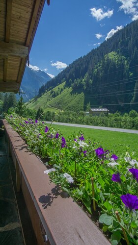110m² große Ferienwohnung, in ruhiger Lage im wildromantischen Zillertal
