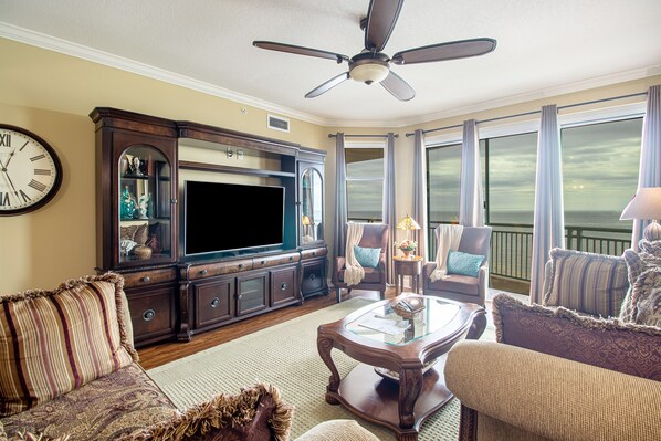 Condo, Multiple Beds, Private Pool, Beach View | Living room