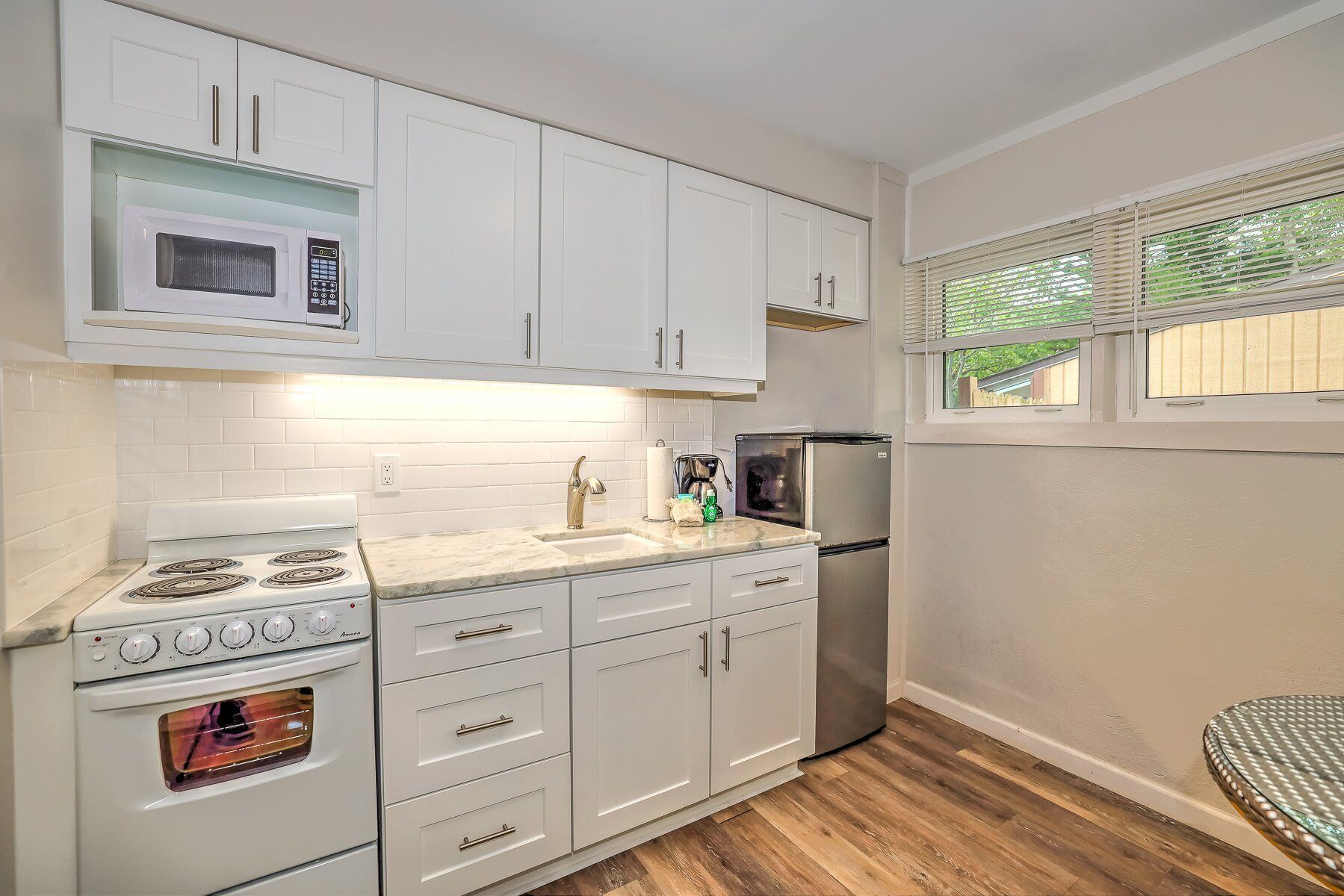 雪櫃、微波爐、咖啡機/沖茶器