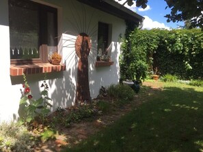Property grounds - Time out in the half-timbered holiday home Landlaune in the Oderbruch (1 h drive from Berlin) (Neulewin)